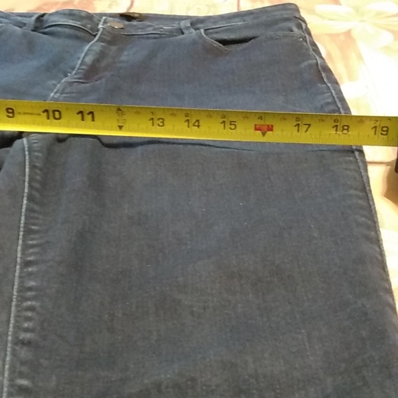 Ann Taylor Medium Wash Denim Jeans - Picture 7 of 9